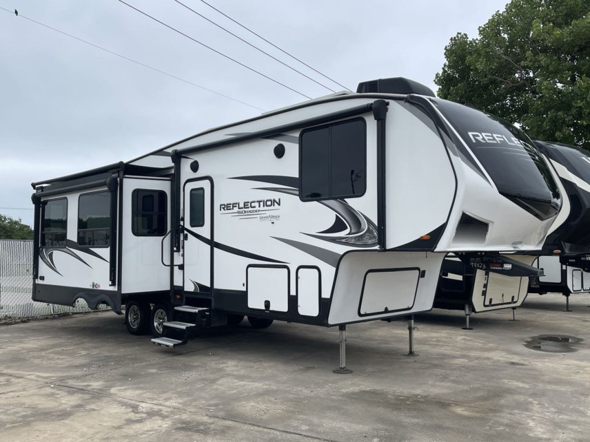 Used 2022 Grand Design Reflection 295RL available in Corinth, Texas