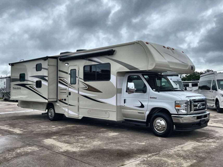 Used 2023 Winnebago Minnie Winnie 31H available in Corinth, Texas