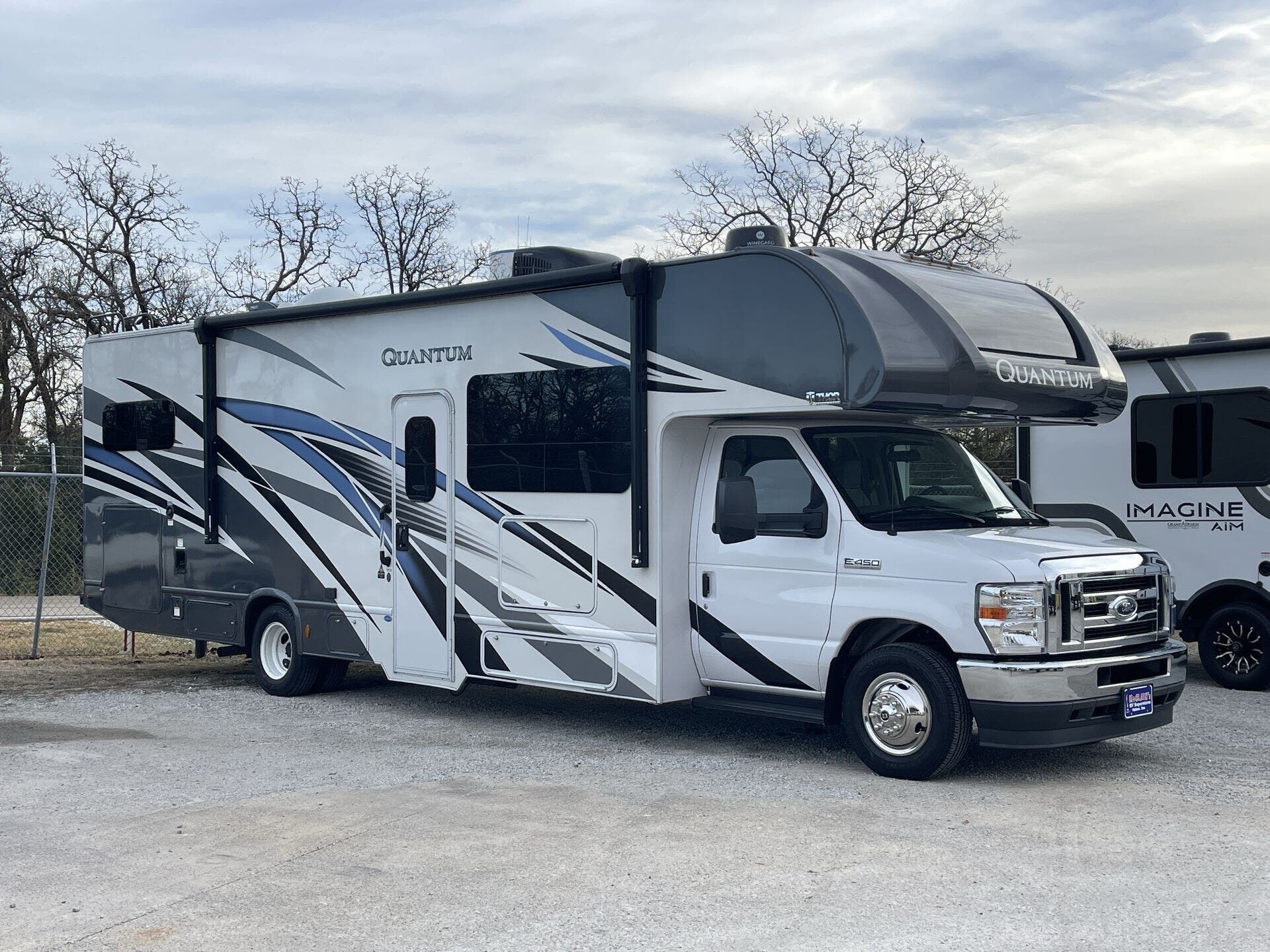 2023 Thor Motor Coach Quantum WS31 - Used Class C For Sale by McClain's RV Superstore in Corinth, Texas features LED Lights, Booth Dinette, Wardrobe(s), CO Detector, Toilet