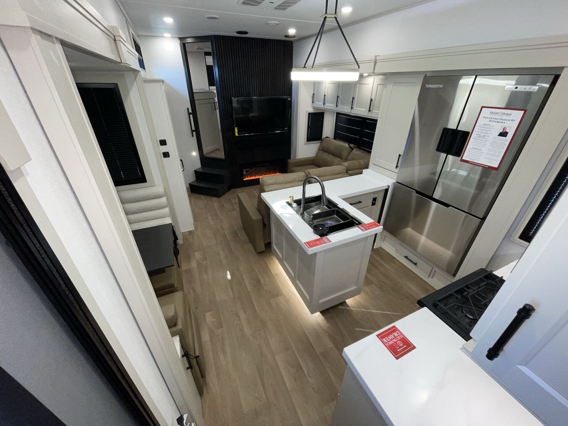New 2026 Grand Design Solitude 414LJMJ available in Corinth, Texas