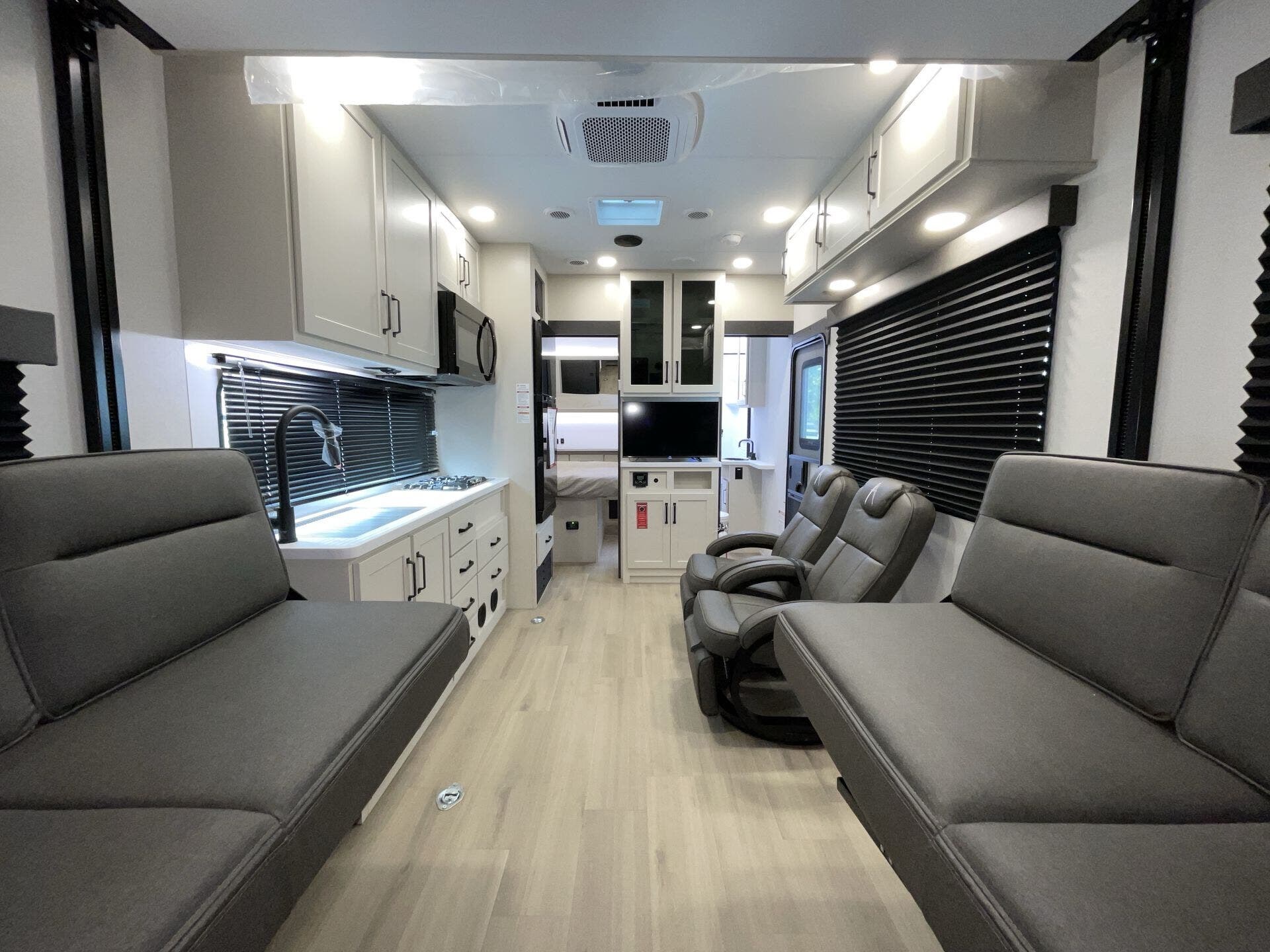 New 2026 Grand Design Momentum G-Class 21G available in Corinth, Texas