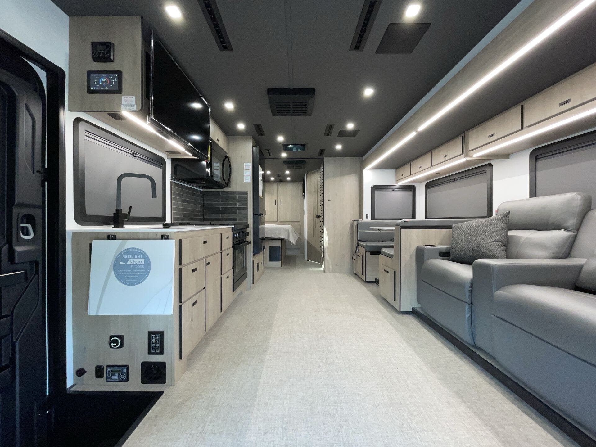 New 2026 Grand Design Lineage 31ZW available in Corinth, Texas
