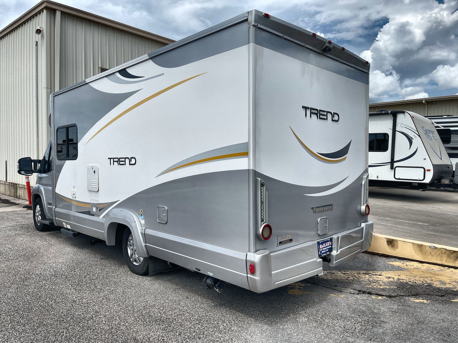 2015 Winnebago Trend 23L RV for Sale in Oklahoma City, OK 73127