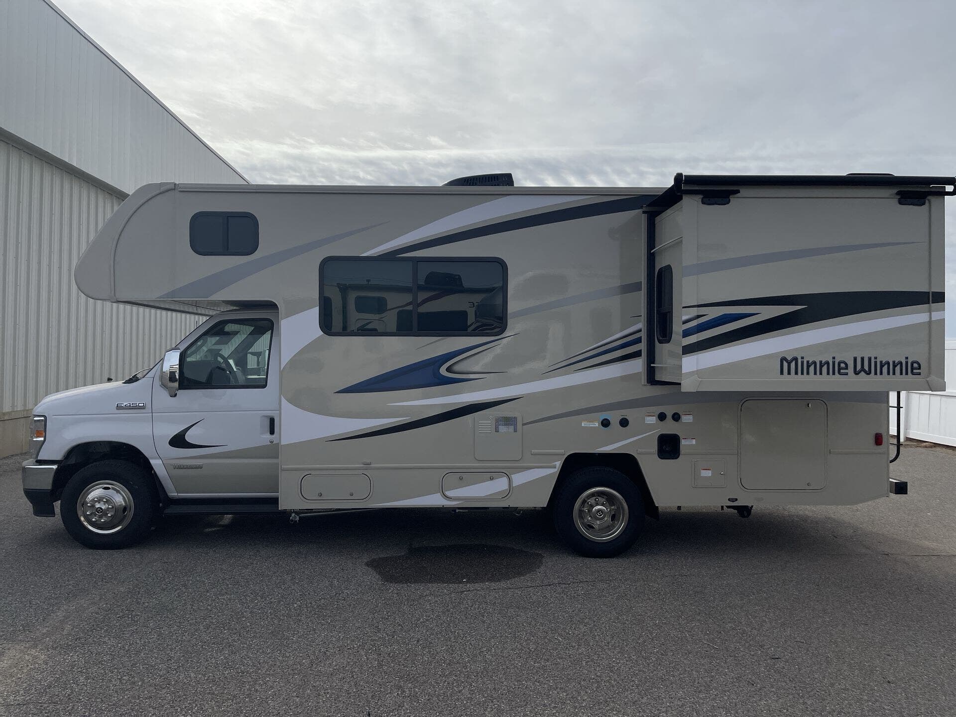 2023 Winnebago Minnie Winnie 22M RV for Sale in Oklahoma City, OK 73127