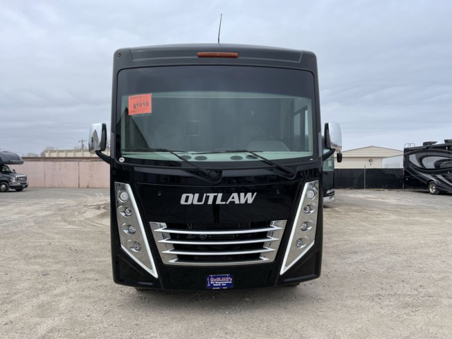 2023 Outlaw 38MB by Thor Motor Coach from McClain