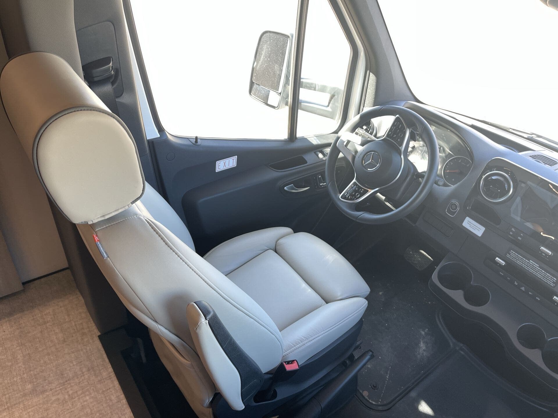2024 Mercedes Benz Sprinter 4500 photo 29