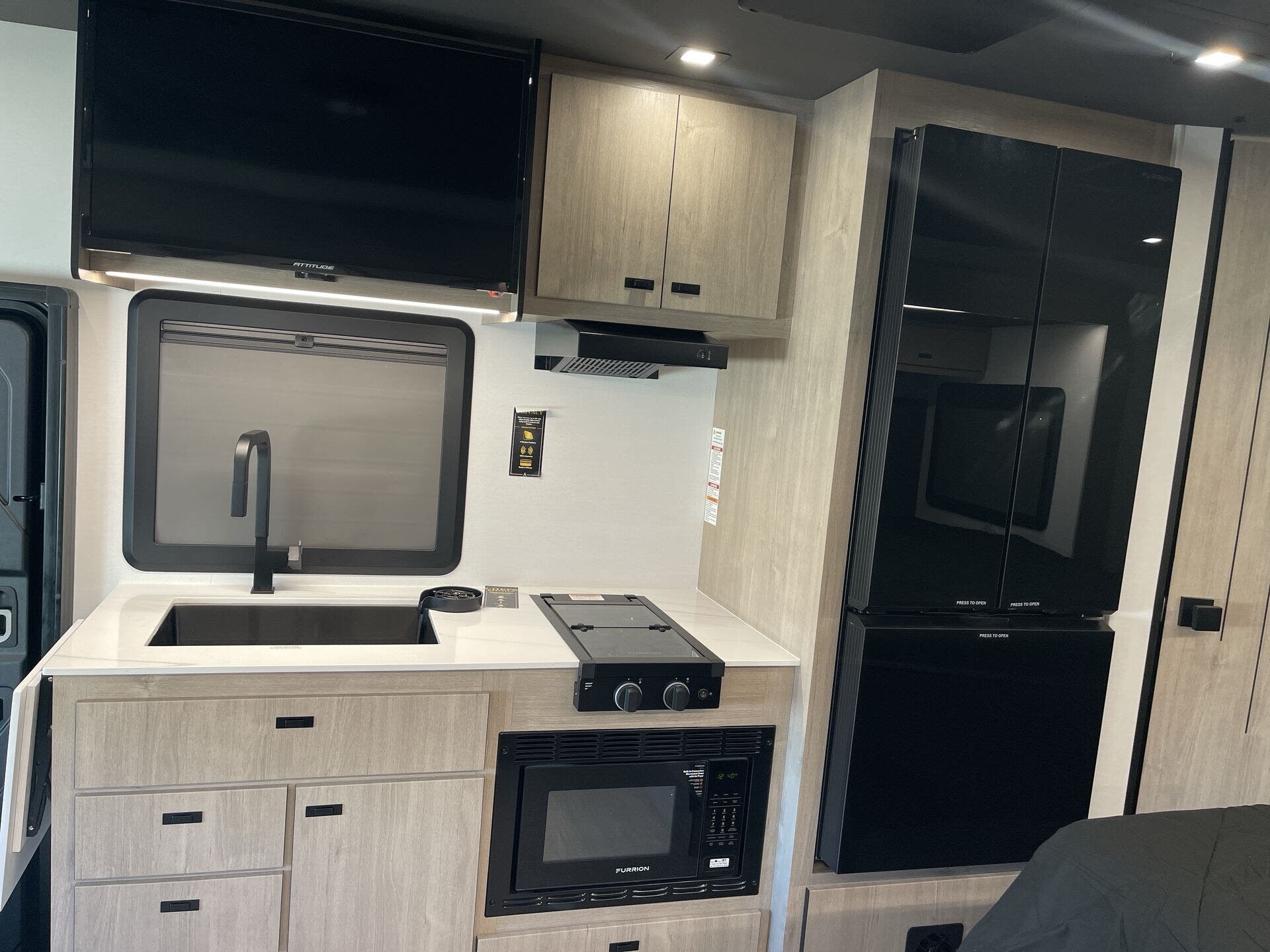 2024 Mercedes Benz Sprinter 4500 photo 4