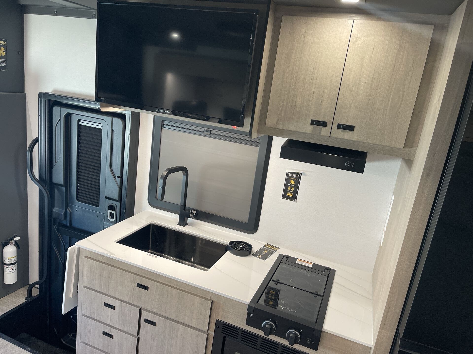 2024 Mercedes Benz Sprinter 4500 photo 5