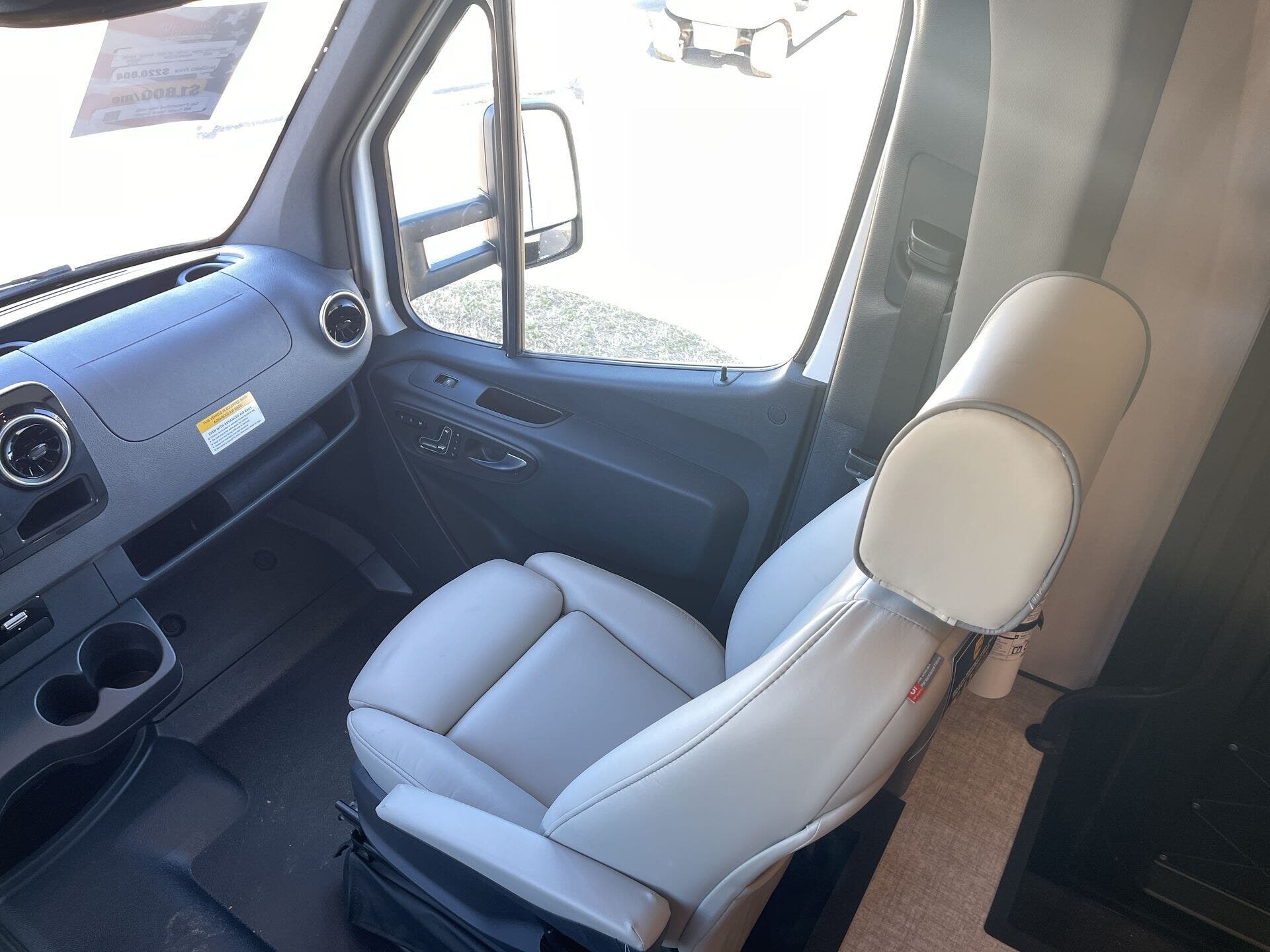 2024 Mercedes Benz Sprinter 4500 photo 28