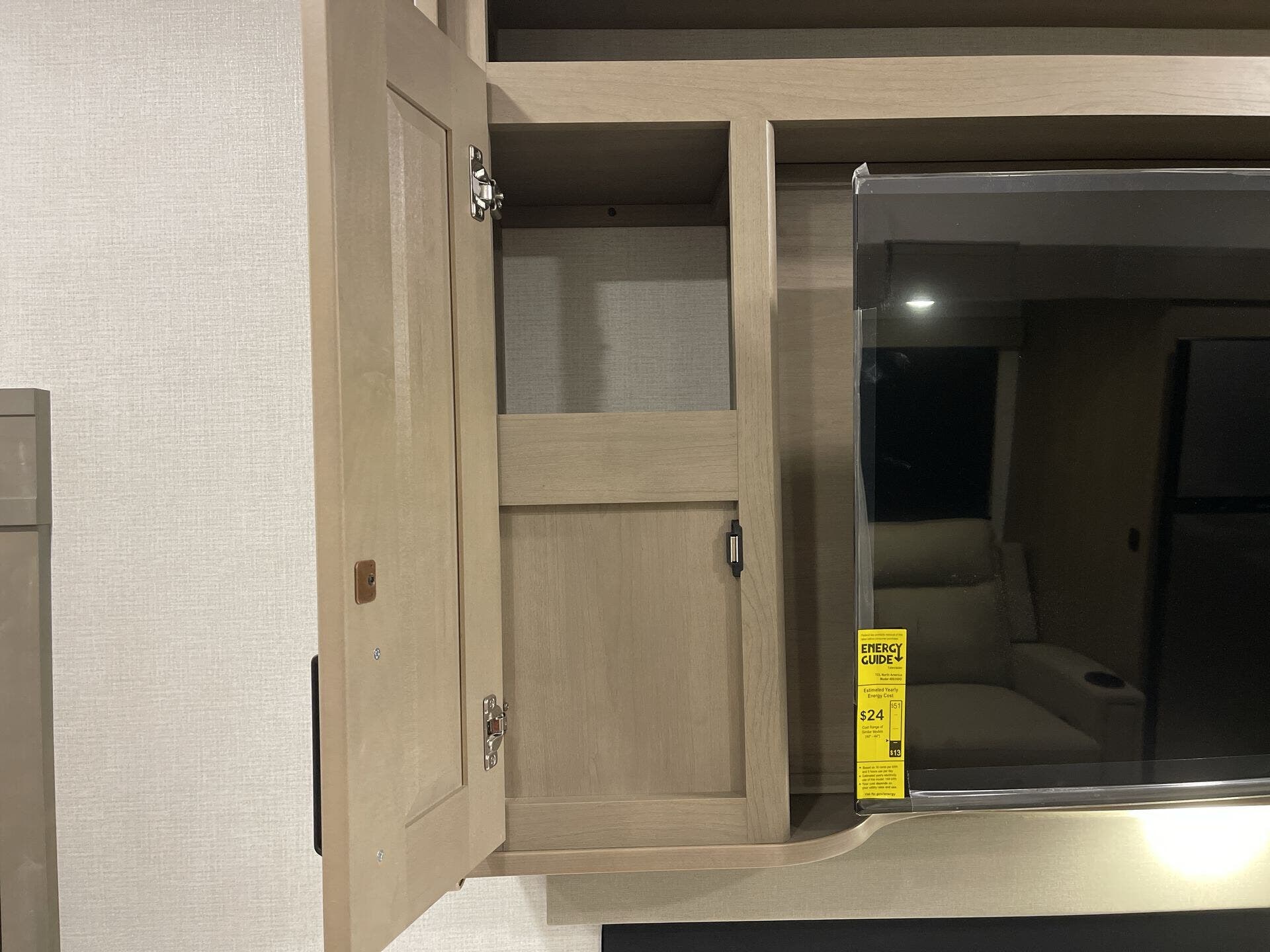 2025 Grand Design Recreational Reflection Narrow Body photo 9