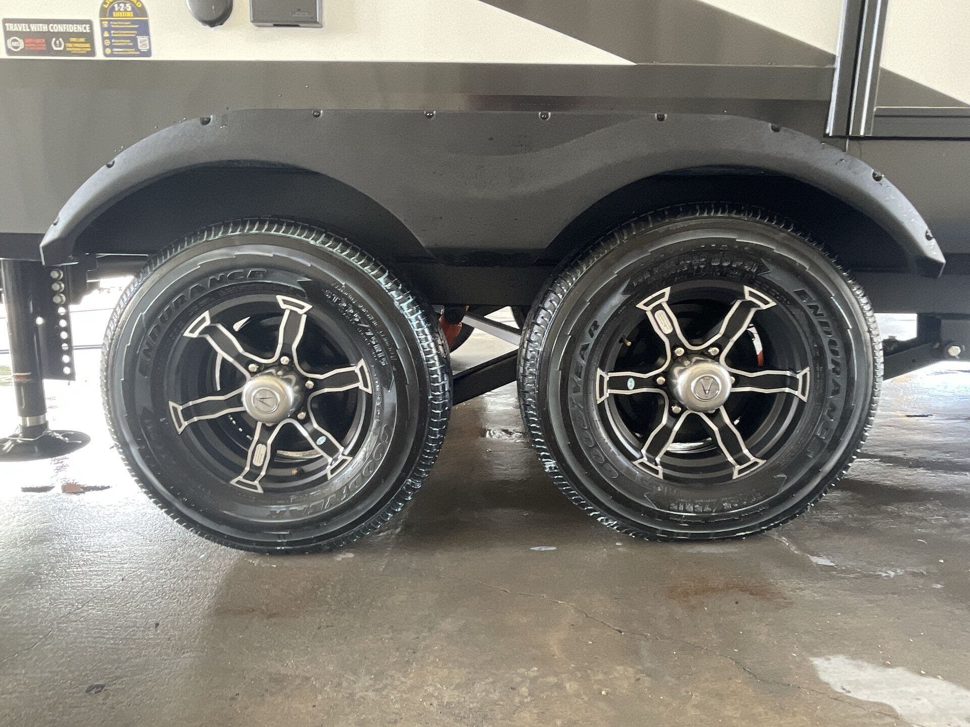 2025 Grand Design Recreational Reflection Narrow Body photo 22