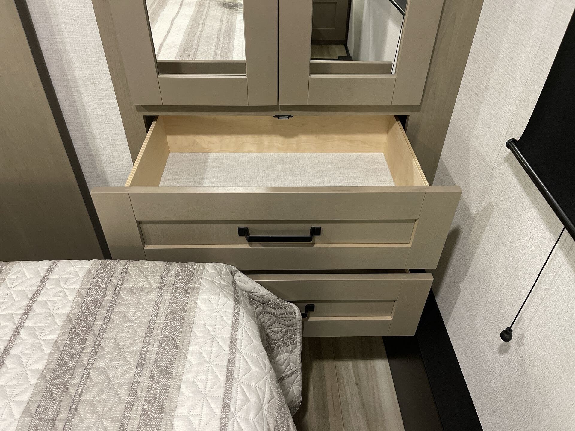 2025 Grand Design Recreational Reflection Narrow Body photo 16