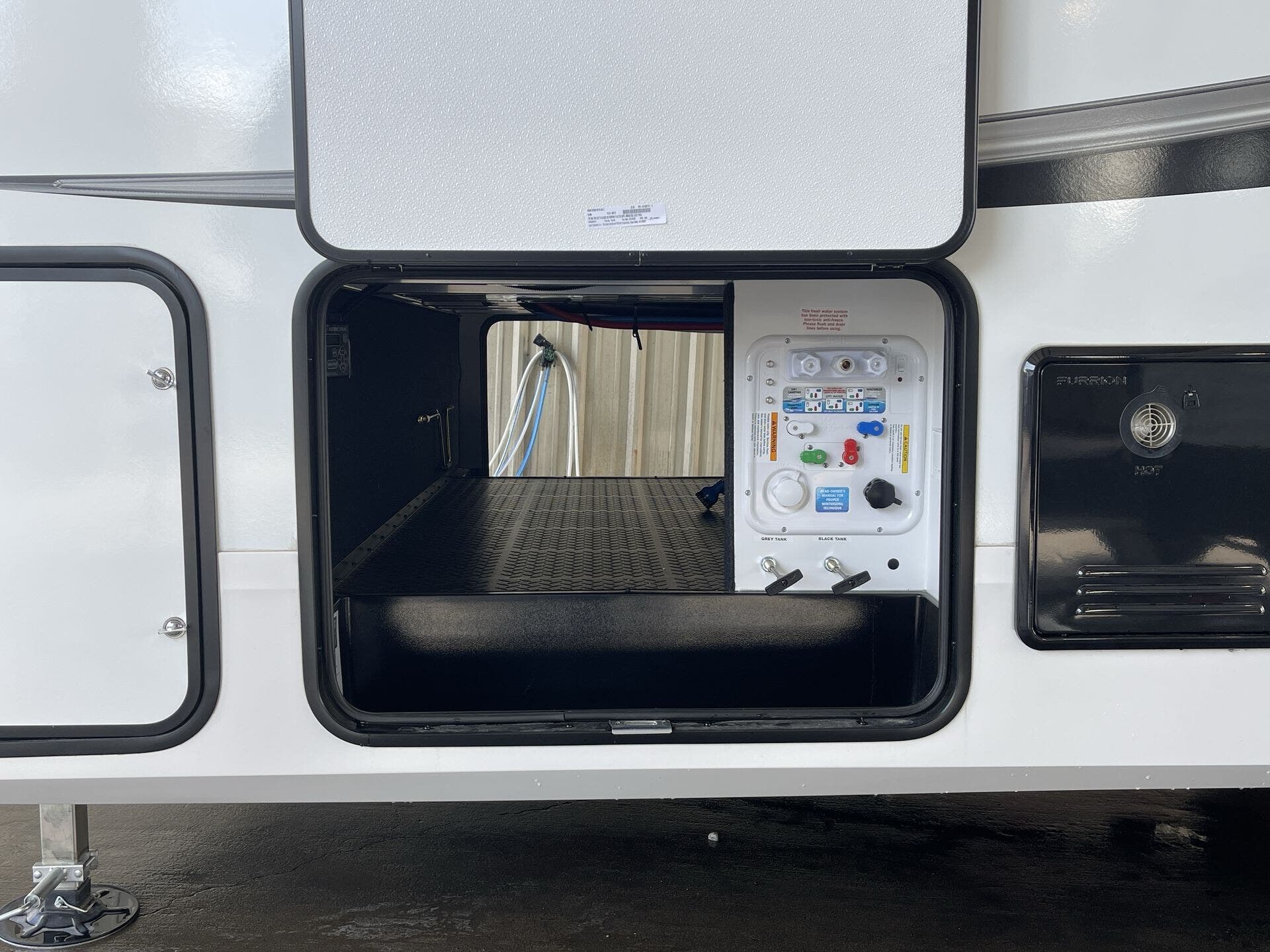 2025 Grand Design Recreational Reflection Narrow Body photo 23