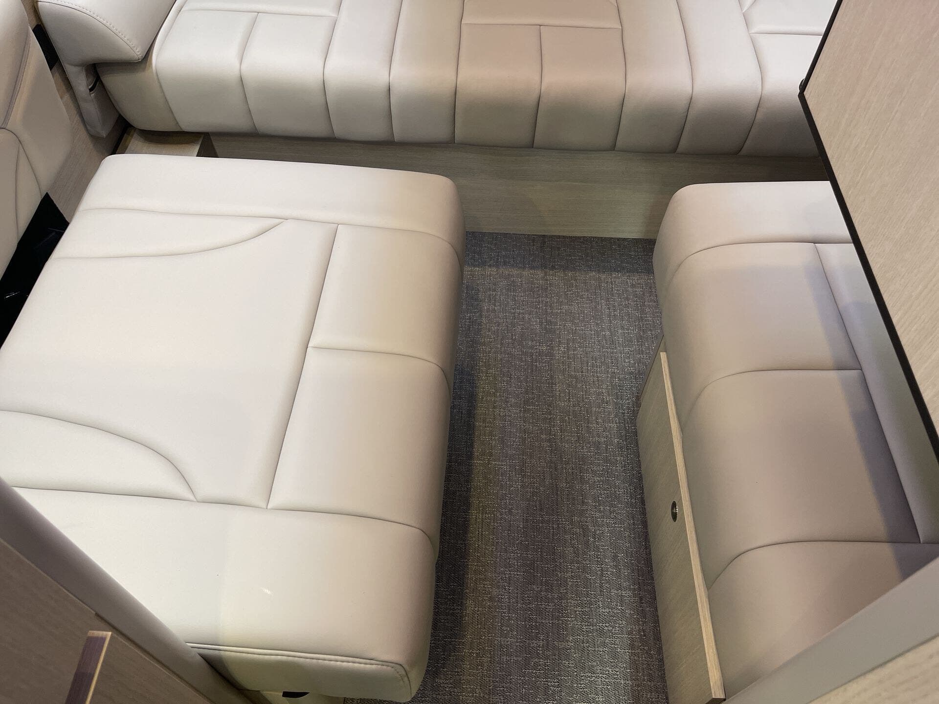 2025 Mercedes Benz Sprinter 3500 photo 10