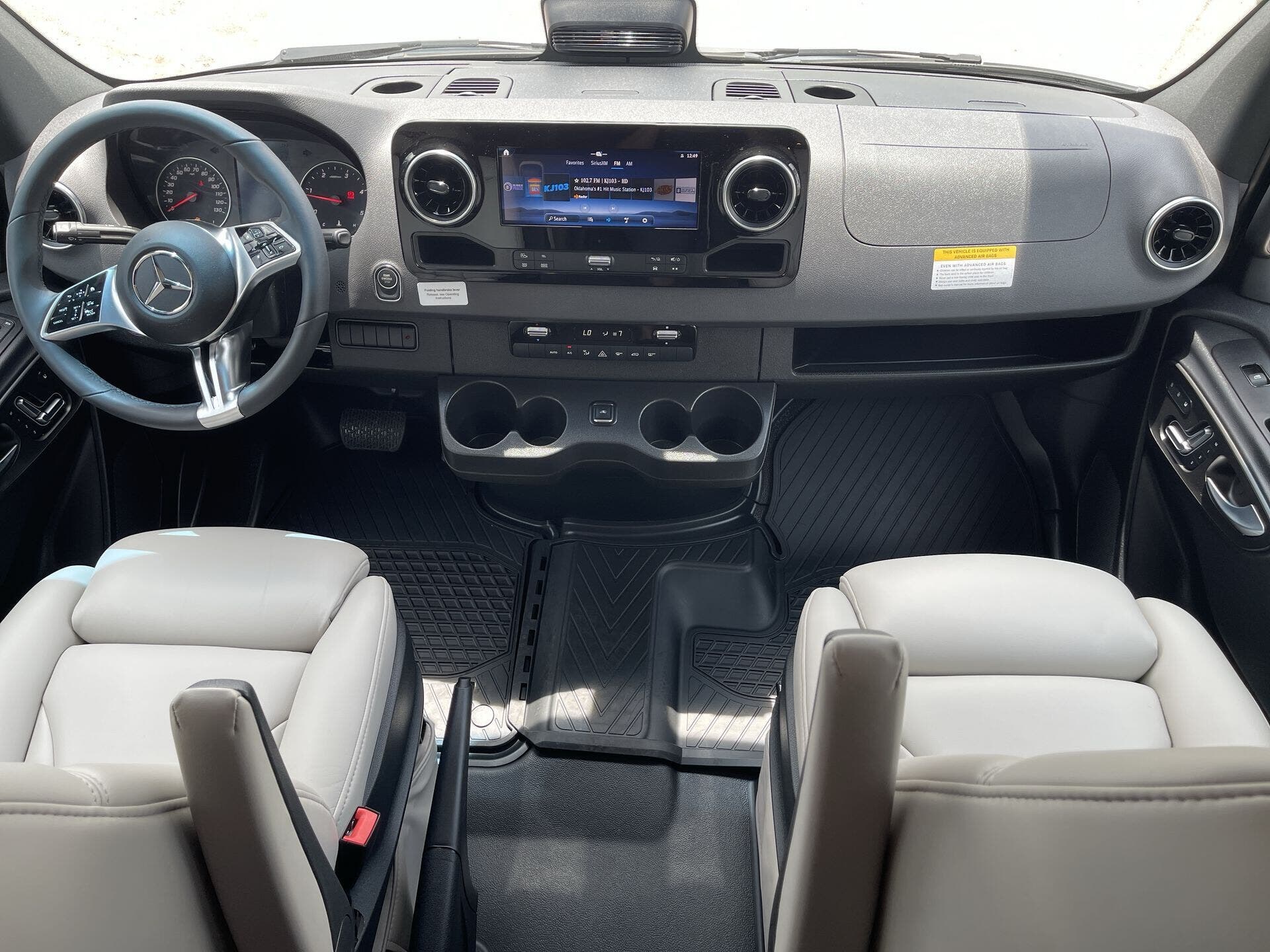 2025 Mercedes Benz Sprinter 3500 photo 25