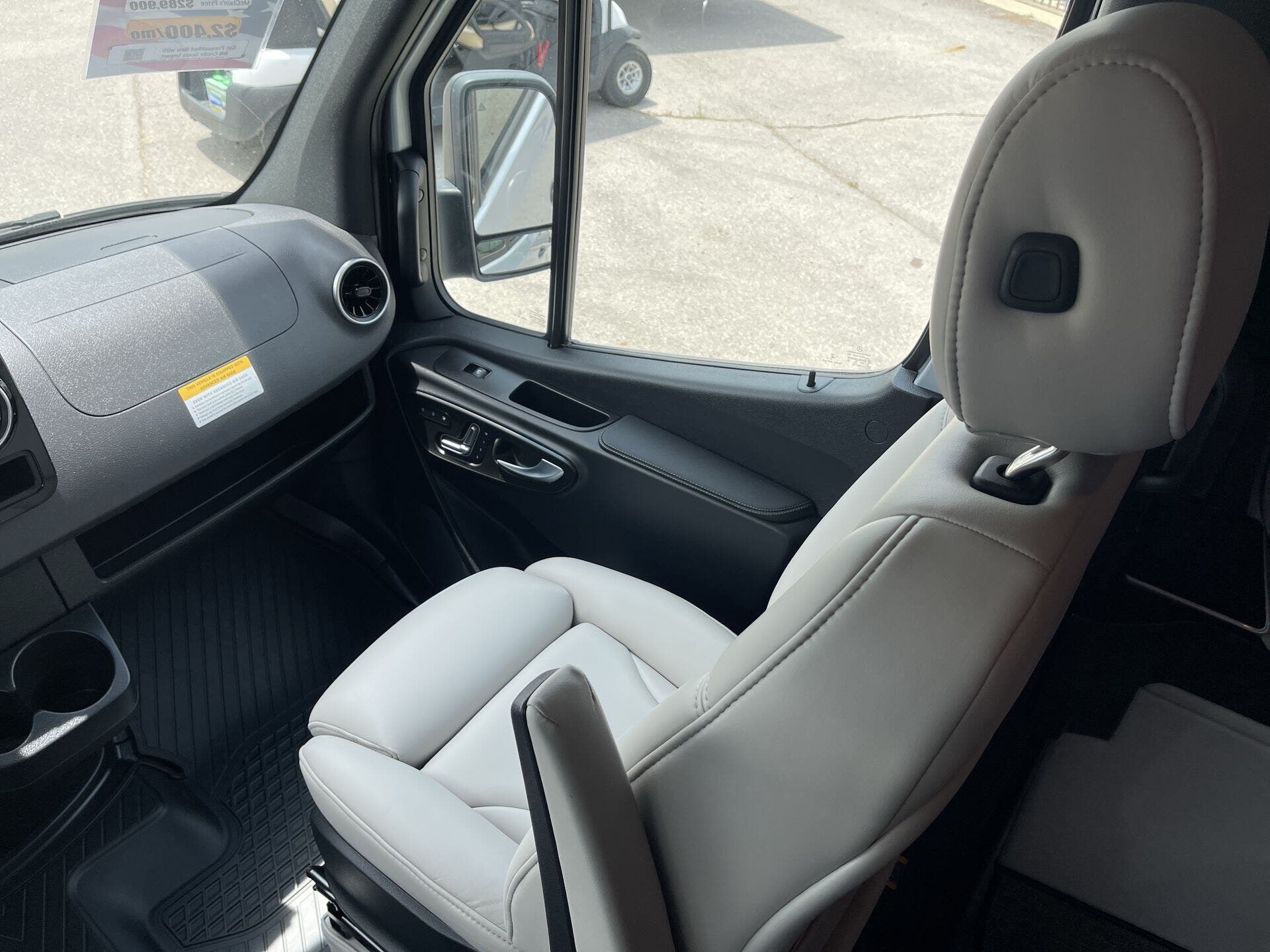 2025 Mercedes Benz Sprinter 3500 photo 26