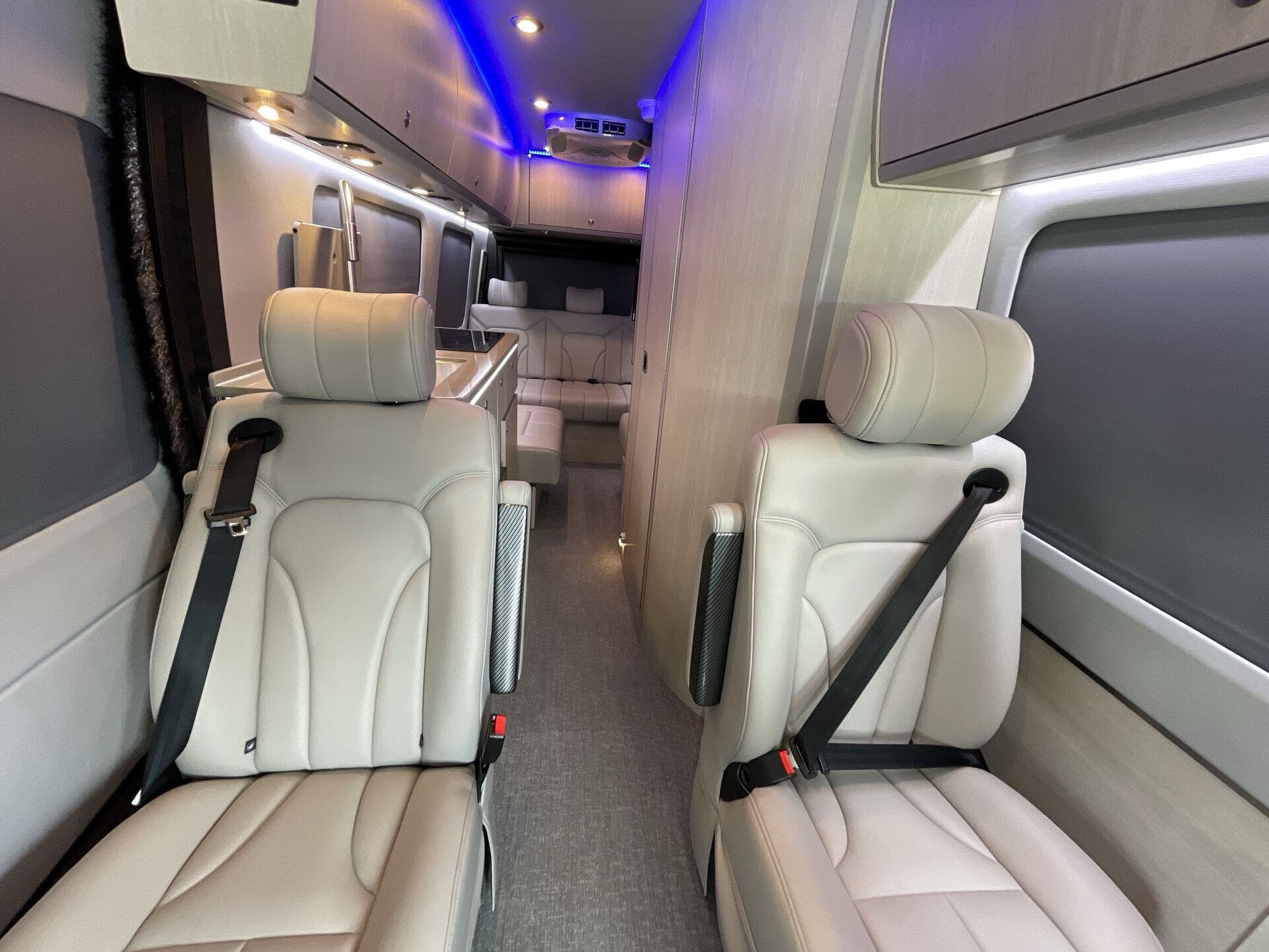 2025 Mercedes Benz Sprinter 3500 photo 2
