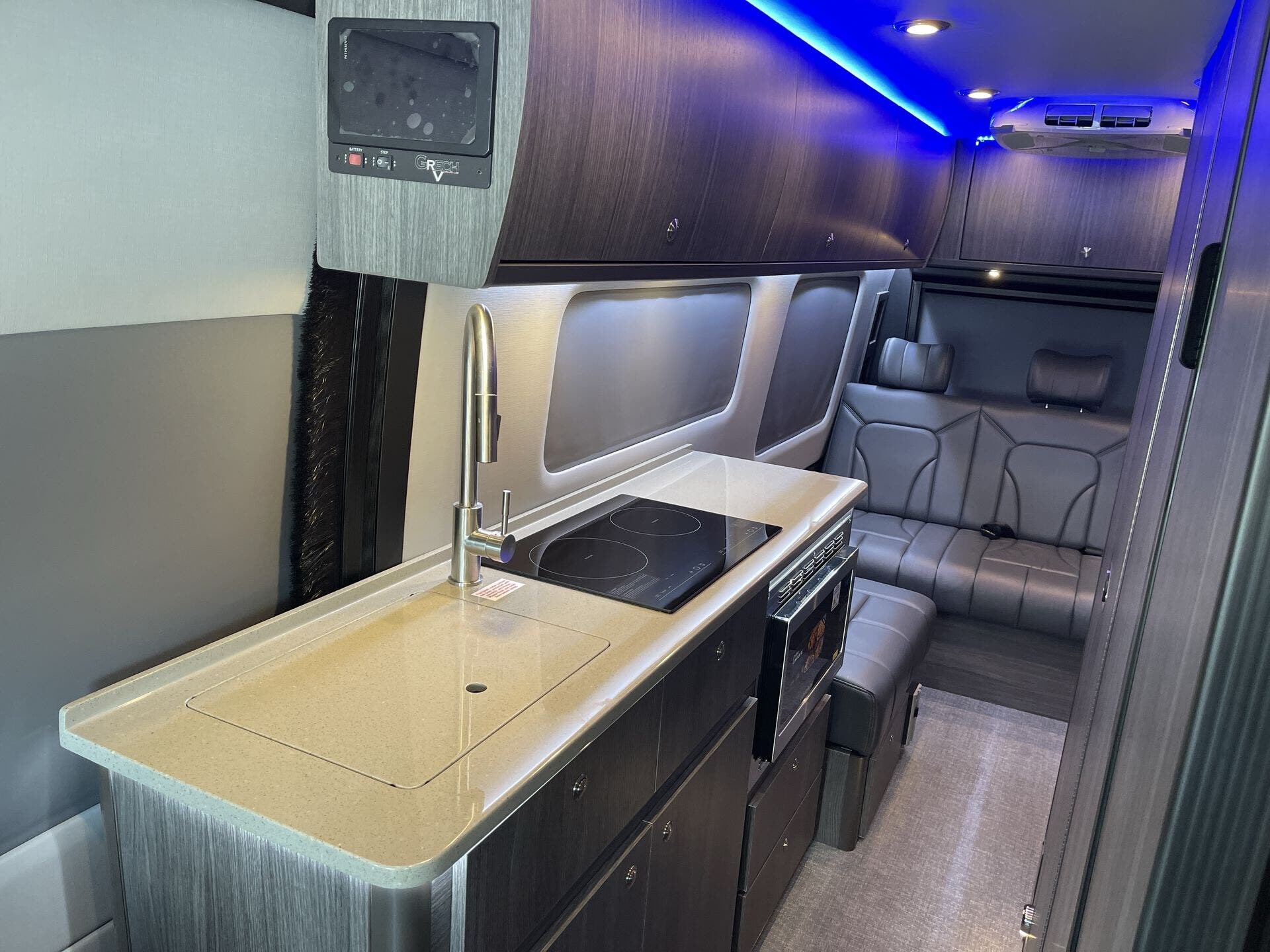 2025 Mercedes Benz Sprinter 3500 photo 3
