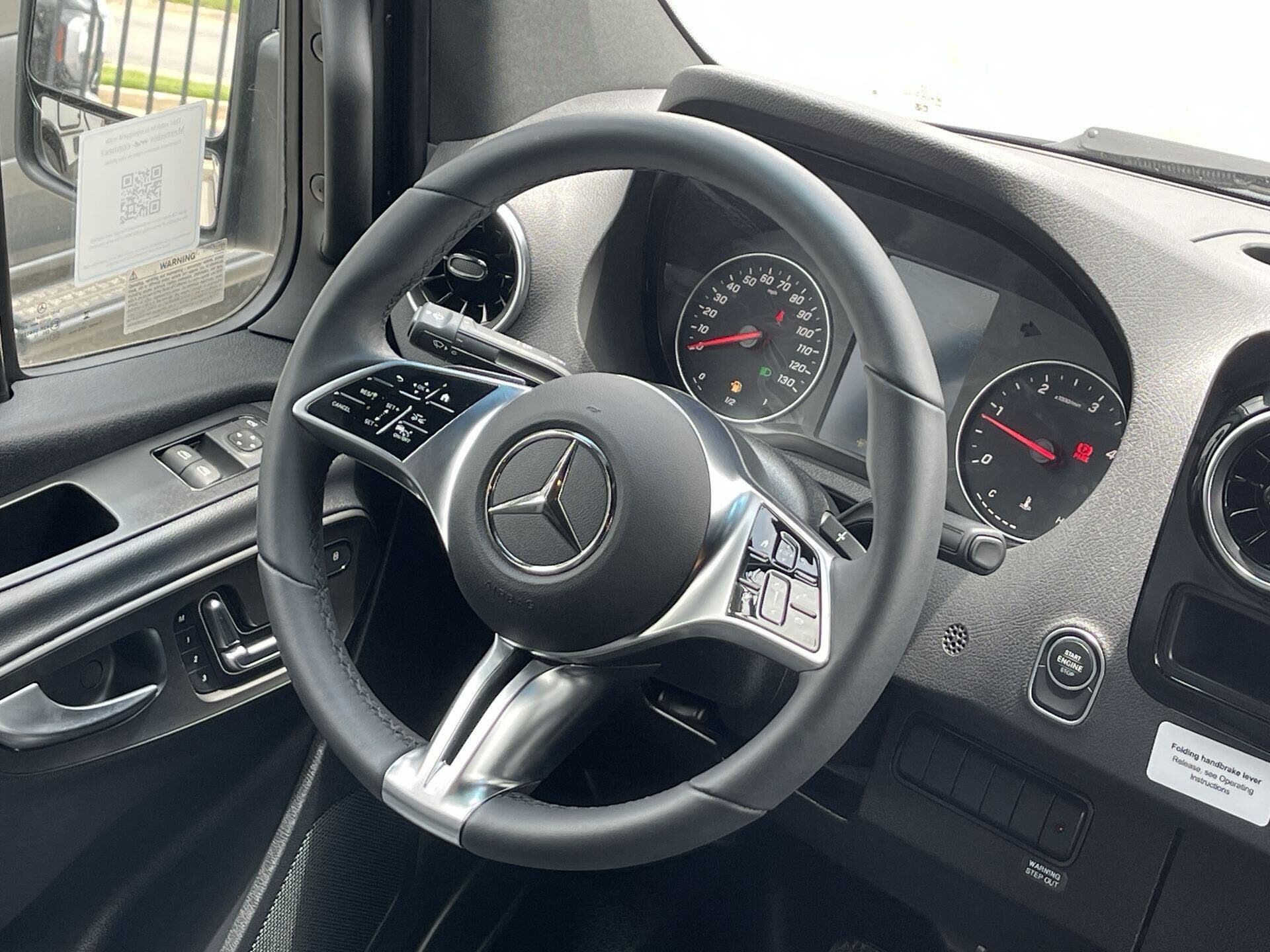 2025 Mercedes Benz Sprinter 3500 photo 27