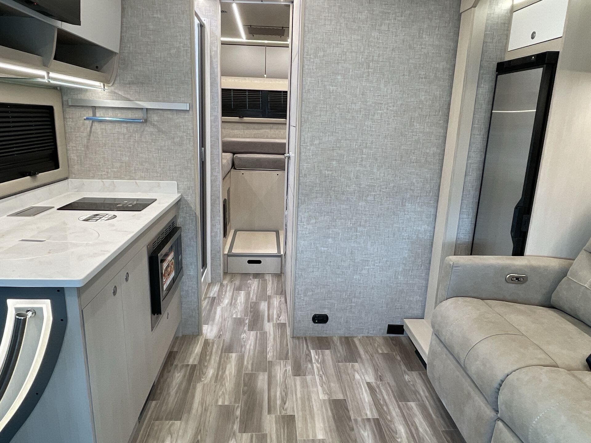 2024 Mercedes Benz Sprinter 3500 photo 2