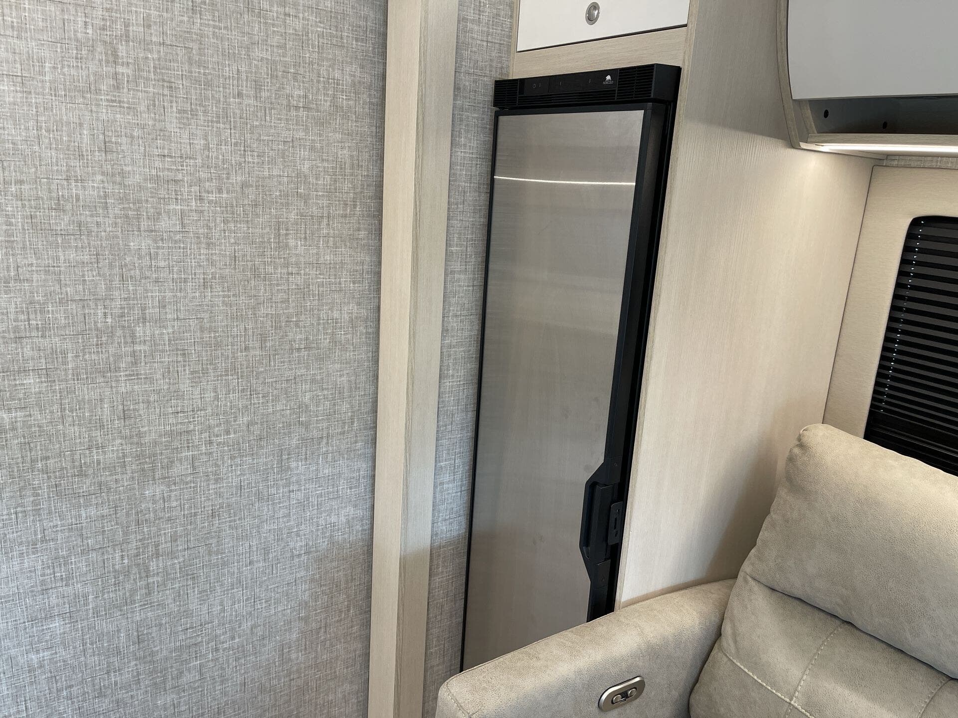 2024 Mercedes Benz Sprinter 3500 photo 3
