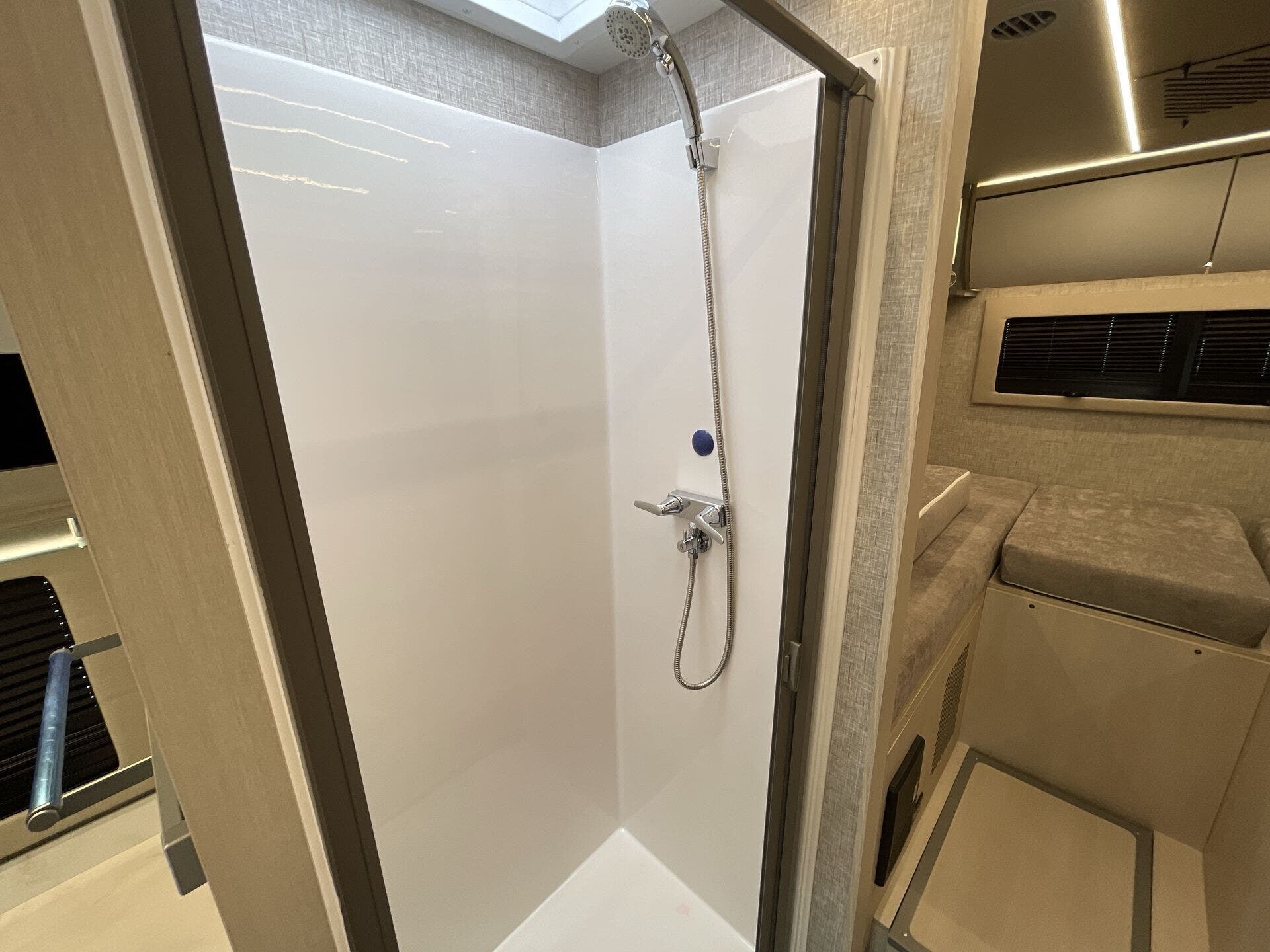 2024 Mercedes Benz Sprinter 3500 photo 15
