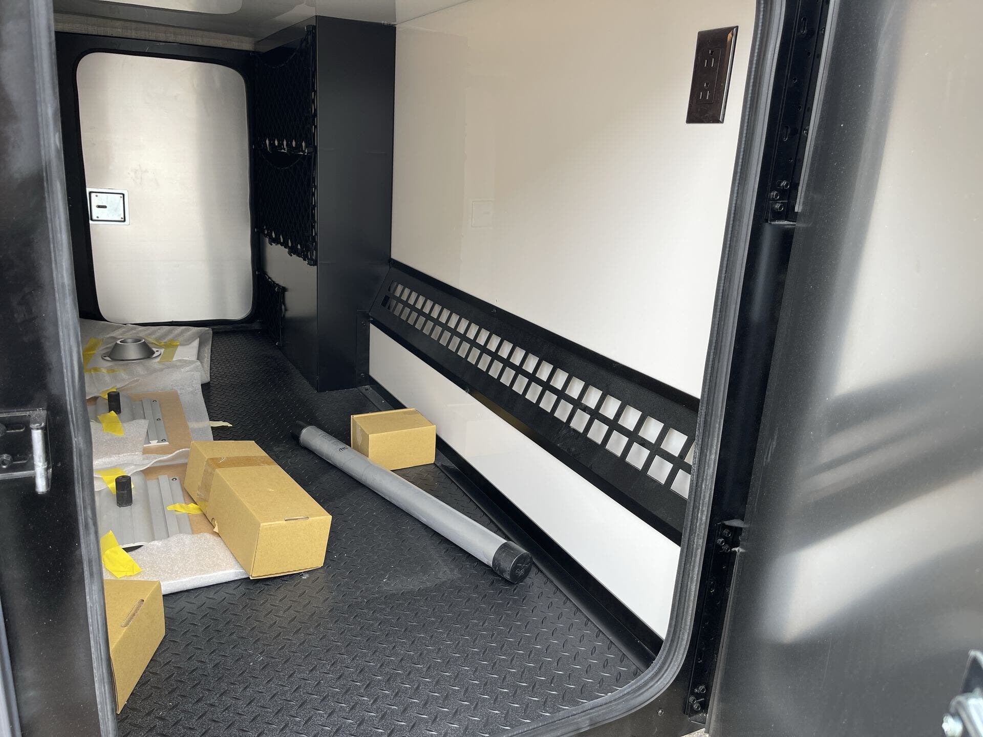 2024 Mercedes Benz Sprinter 3500 photo 18