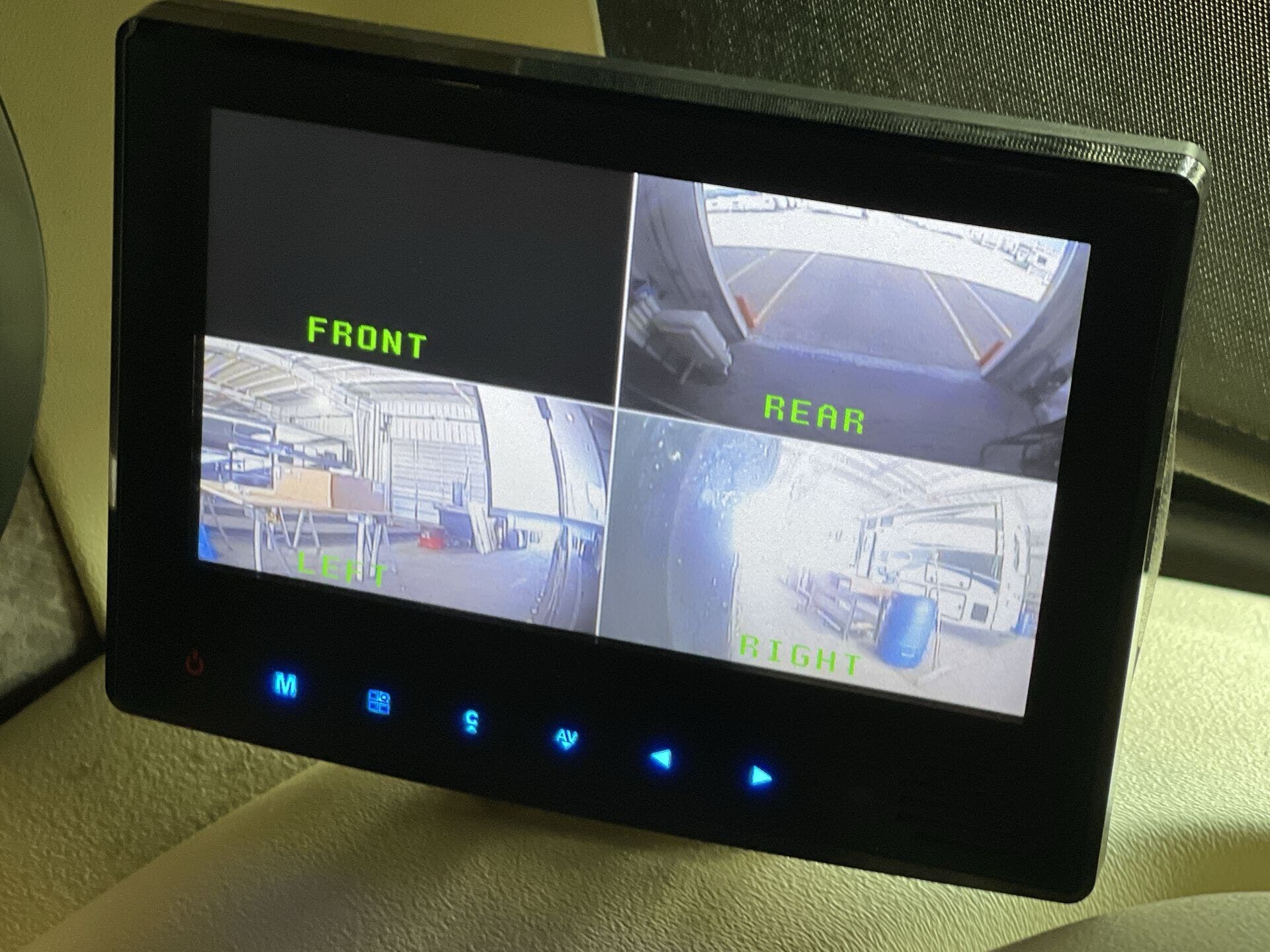2015 Tiffin Motorhomes, Inc Breeze photo 26