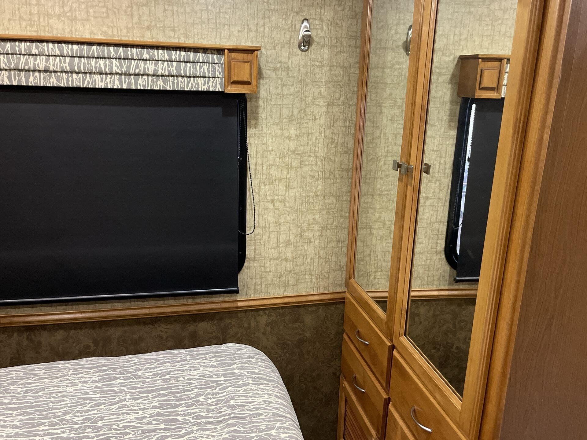 2015 Tiffin Motorhomes, Inc Breeze photo 12