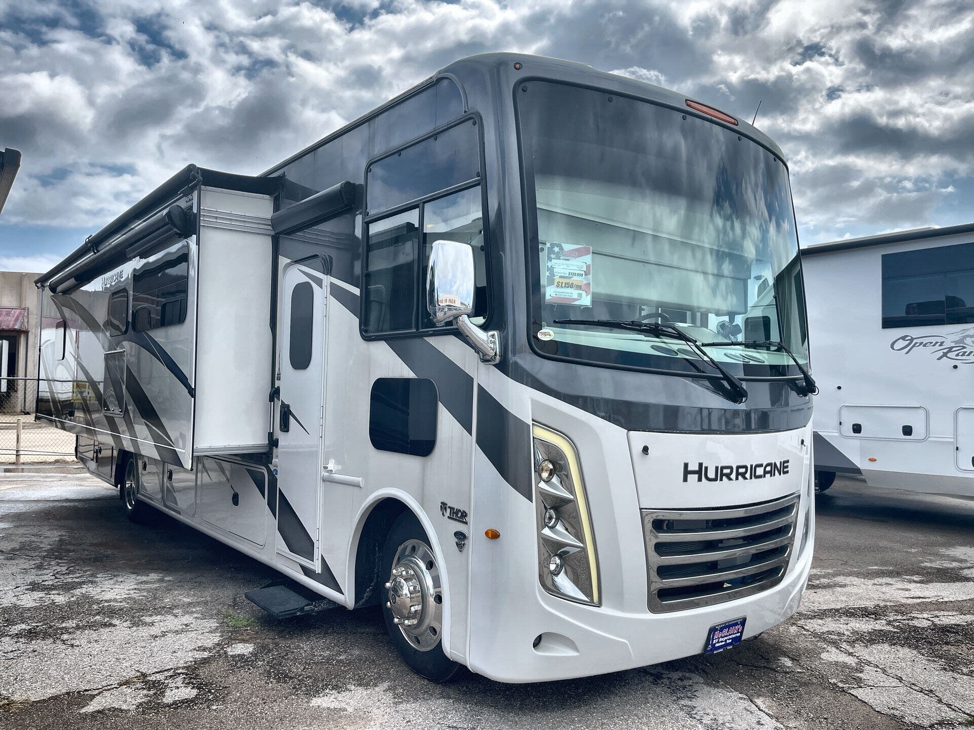 Used 2022 Thor HURRICANE 34R available in Oklahoma City, Oklahoma