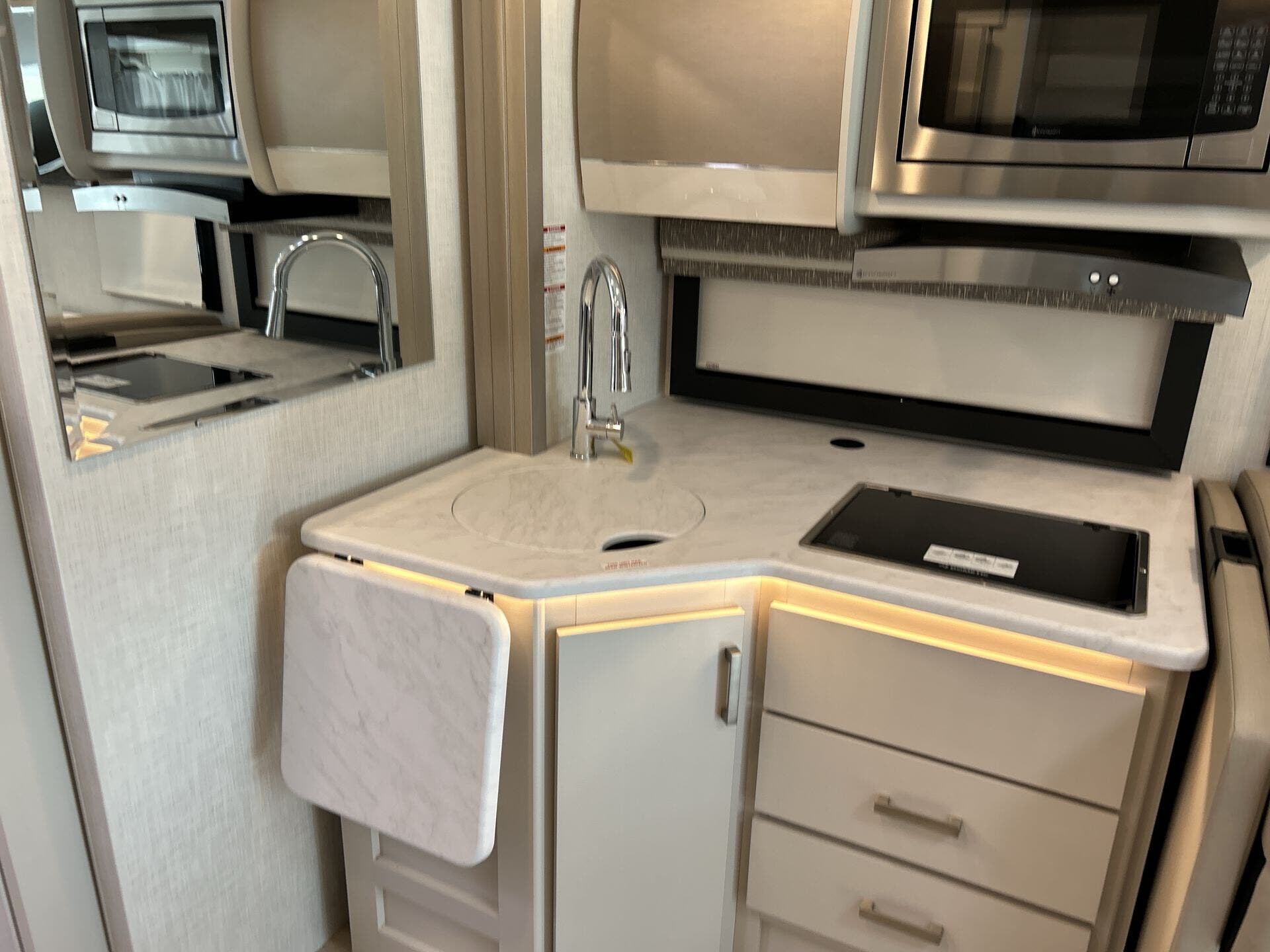 New 2026 Thor Motor Coach Vegas 28.1 available in Oklahoma City, Oklahoma