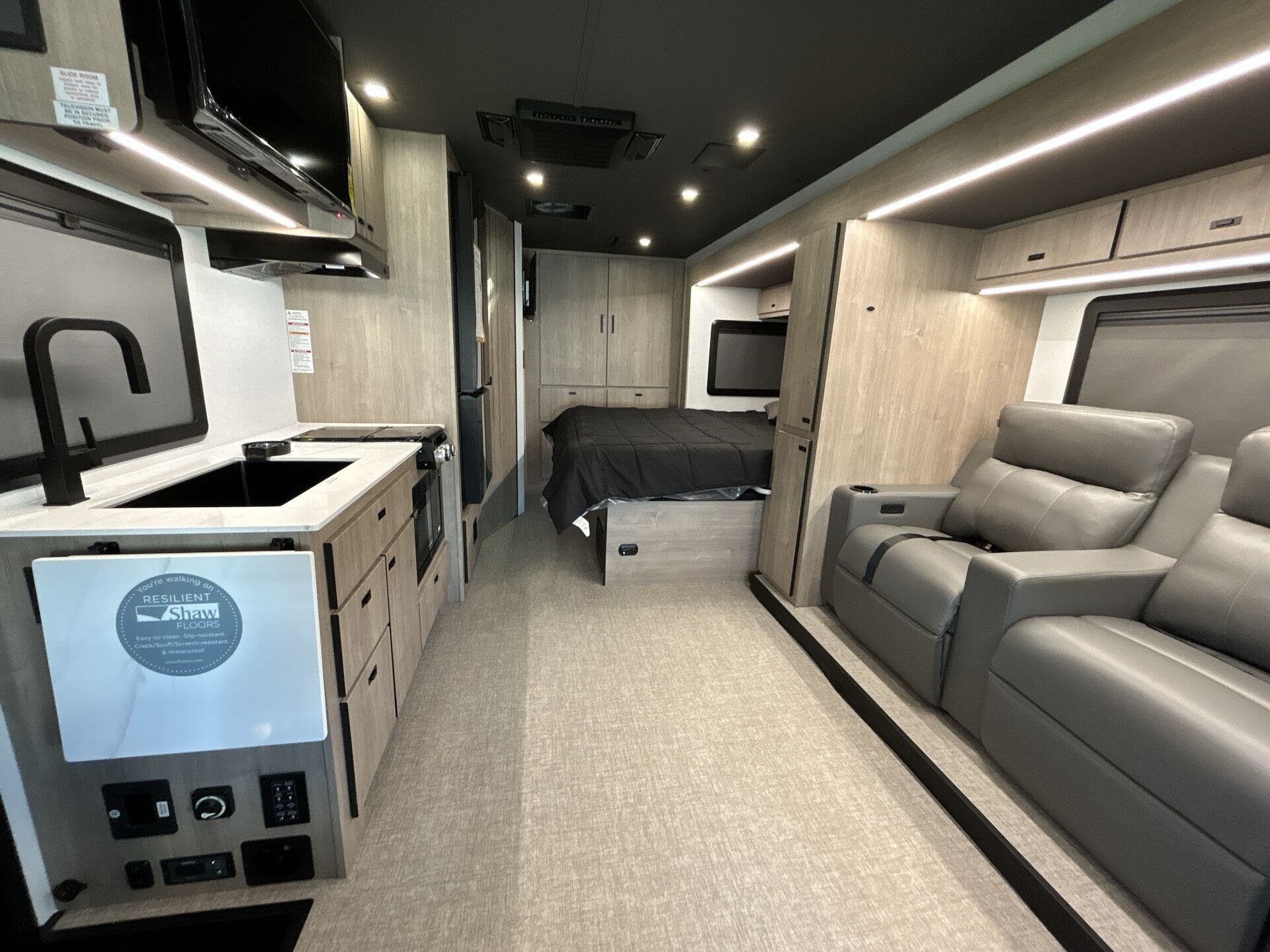 2026 Grand Design Lineage 25FW - New Class C For Sale by McClain's RV Oklahoma City in Oklahoma City, Oklahoma