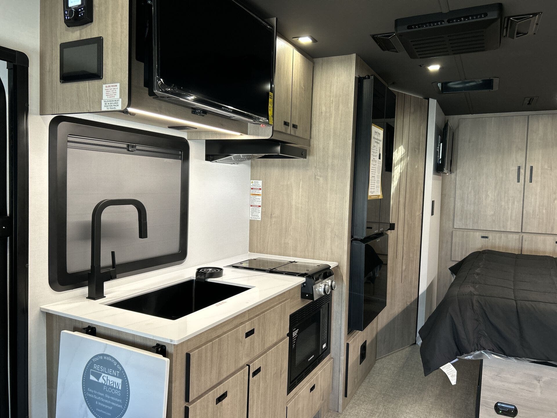 2026 Lineage 25FW by Grand Design from McClain's RV Oklahoma City in Oklahoma City, Oklahoma