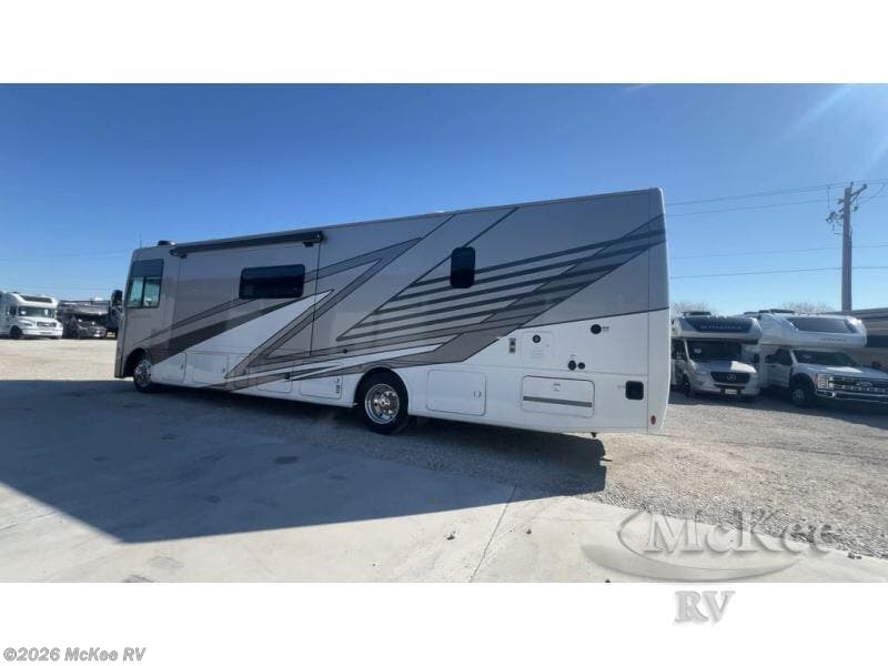 2026 Luminate CC35 by Thor Motor Coach from McKee RV in Perry, Iowa
