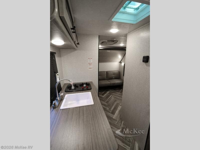 2025 Zinger Lite 18QB by CrossRoads from McKee RV in Perry, Iowa