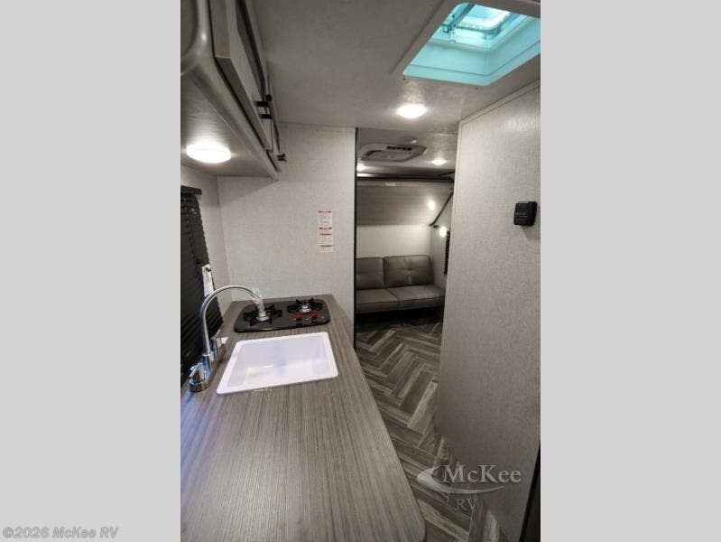 2025 Zinger Lite 18QB by CrossRoads from McKee RV in Perry, Iowa