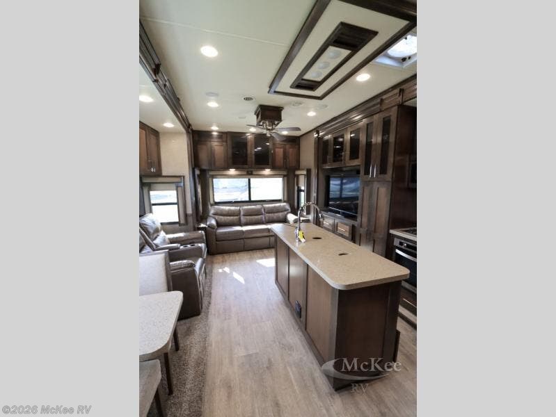 2018 Vilano 325RL by Vanleigh from McKee RV in Perry, Iowa
