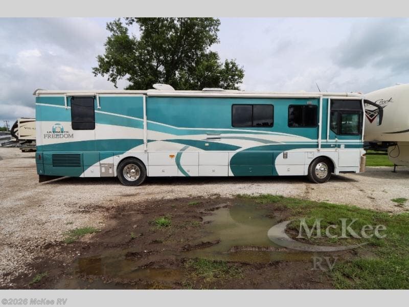 1999 Ultimate Freedom 40JD by Winnebago from McKee RV in Perry, Iowa