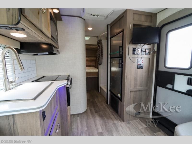 2022 Vista Cruiser 19ERD by Gulf Stream from McKee RV in Perry, Iowa