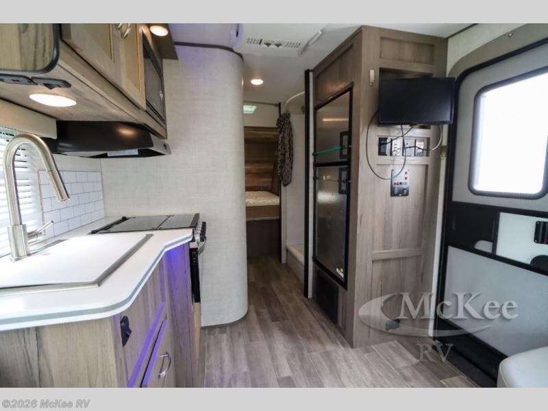 2022 Vista Cruiser 19ERD by Gulf Stream from McKee RV in Perry, Iowa
