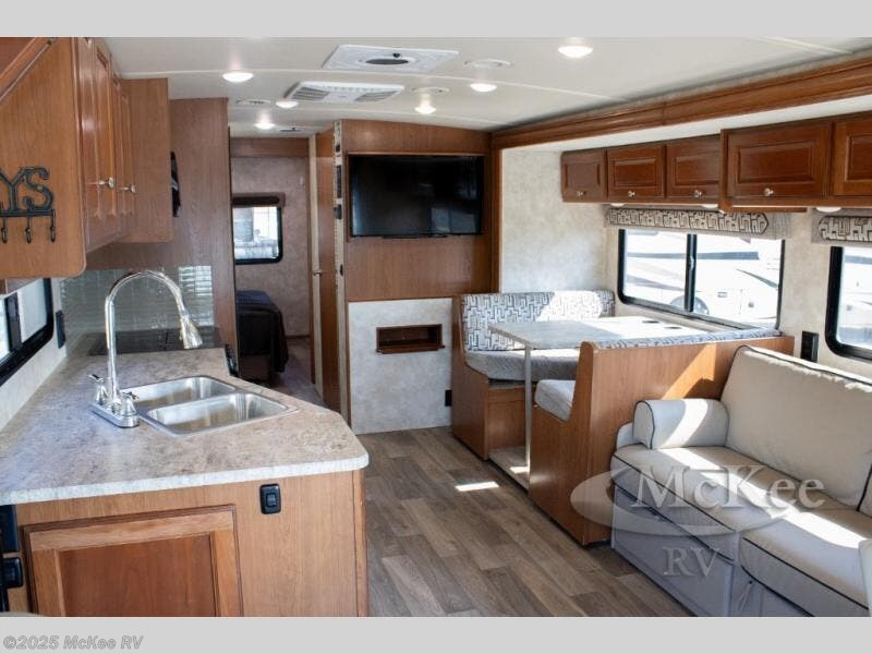 2020 Sunstar 32YE by Winnebago from McKee RV in Perry, Iowa