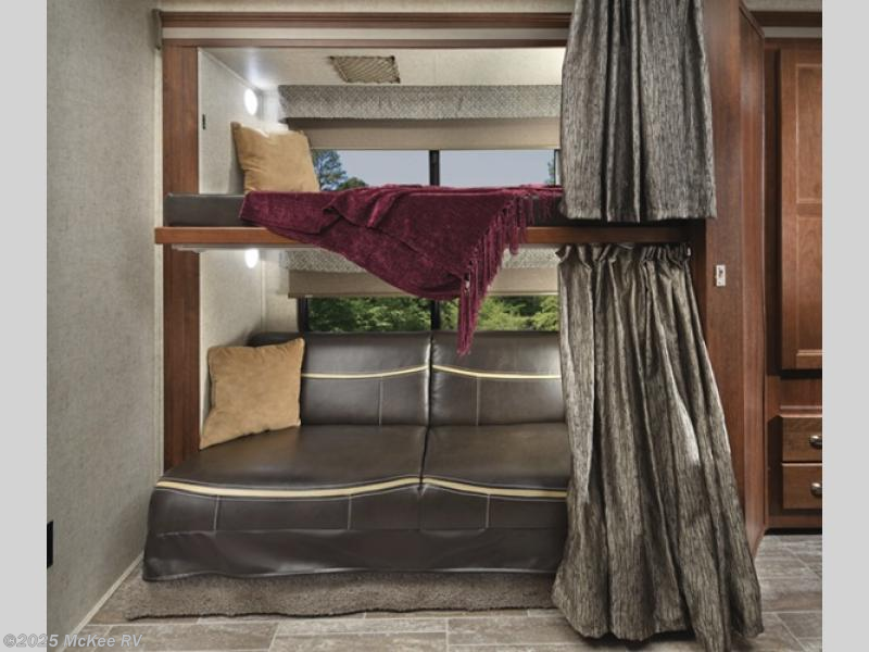 2018 Sunseeker LE 3250DSLE by Forest River from McKee RV in Perry, Iowa