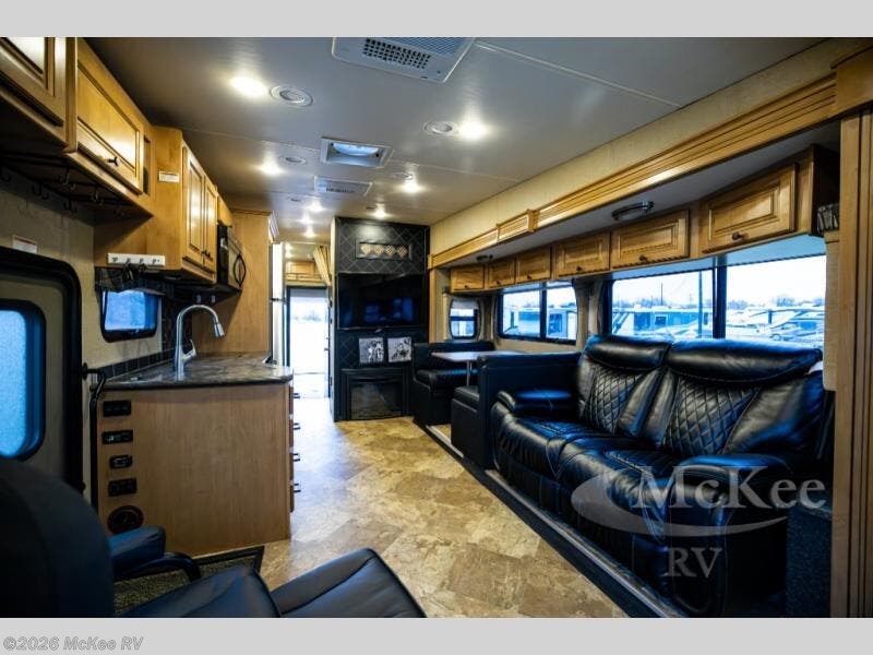 2016 Outlaw 37LS by Thor Motor Coach from McKee RV in Perry, Iowa