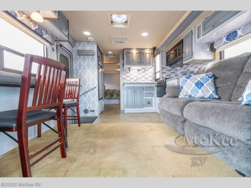 2007 M32ST by Bigfoot from McKee RV in Perry, Iowa