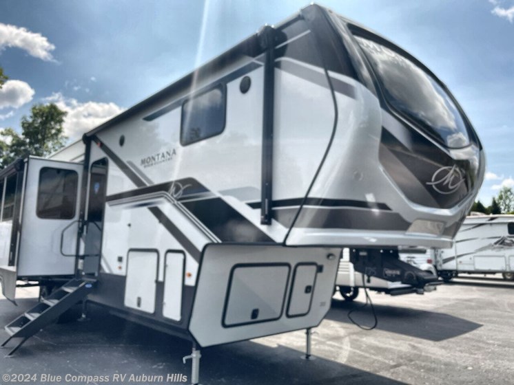 New 2025 Keystone Montana High Country 351BH available in Auburn Hills, Michigan