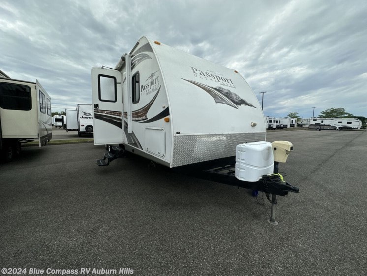 Used 2011 Keystone Passport 3220bh available in Auburn Hills, Michigan