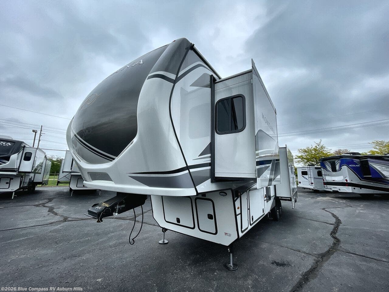 2025 Montana 3231CK by Keystone from Blue Compass RV Auburn Hills in Auburn Hills, Michigan