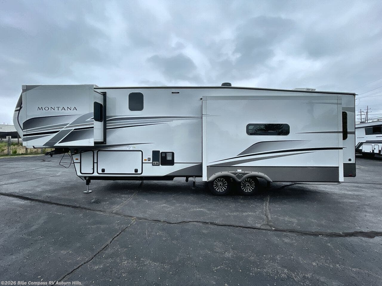 New 2025 Keystone Montana 3231CK available in Auburn Hills, Michigan