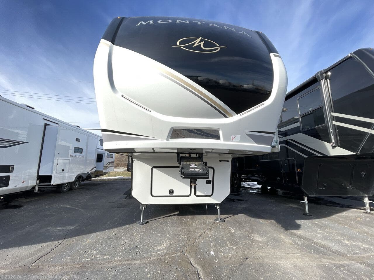 New 2025 Keystone Montana 3532SP available in Auburn Hills, Michigan