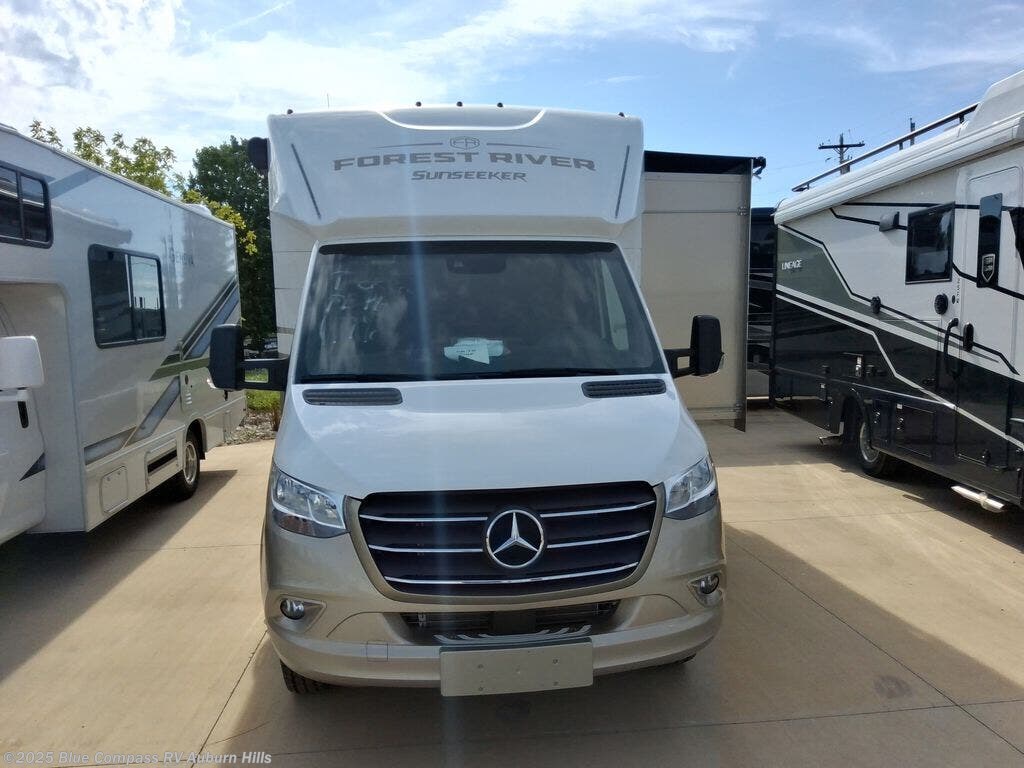 New 2026 Forest River Sunseeker MBS 2400DSB available in Auburn Hills, Michigan